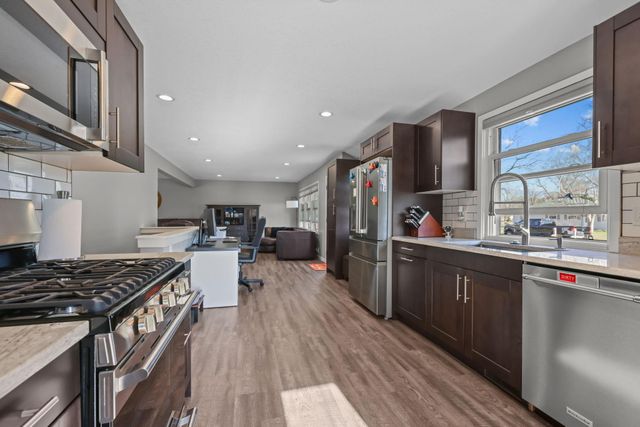 2924 116th Avenue NW, Coon Rapids, MN 55433