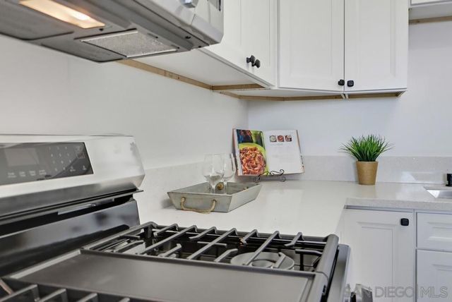 415 417 26th St., National City, CA 91950