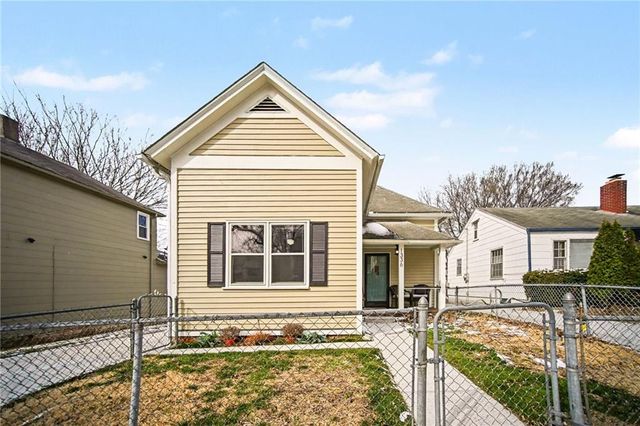 1336 S 17th Street, St Joseph, MO 64507