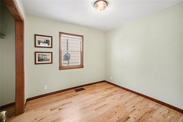 1336 S 17th Street, St Joseph, MO 64507