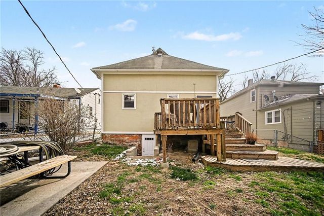 1336 S 17th Street, St Joseph, MO 64507