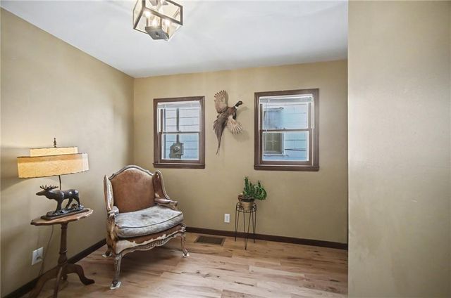 1336 S 17th Street, St Joseph, MO 64507