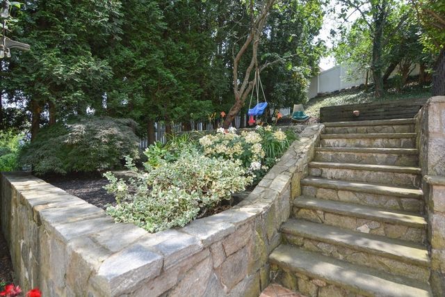 10 Radcliffe Rd, Belmont, MA 02478