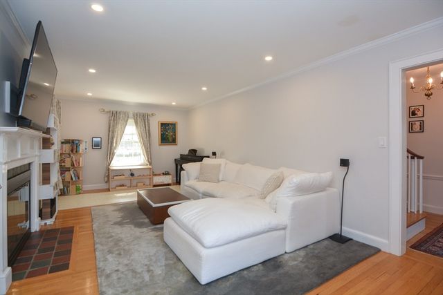 10 Radcliffe Rd, Belmont, MA 02478