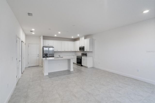 3862 KNOTTY PINE STREET, St Cloud, FL 34772