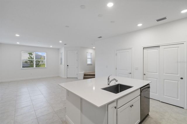 3862 KNOTTY PINE STREET, St Cloud, FL 34772