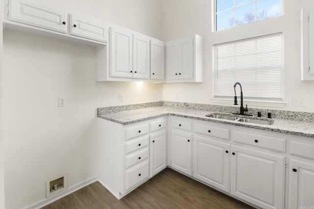 18 Summerwood Drive, Benton, AR 72019