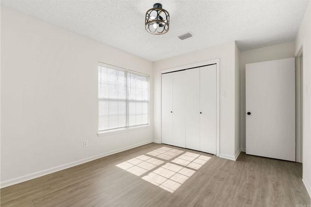 18 Summerwood Drive, Benton, AR 72019