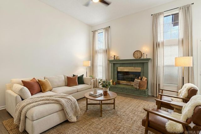 18 Summerwood Drive, Benton, AR 72019