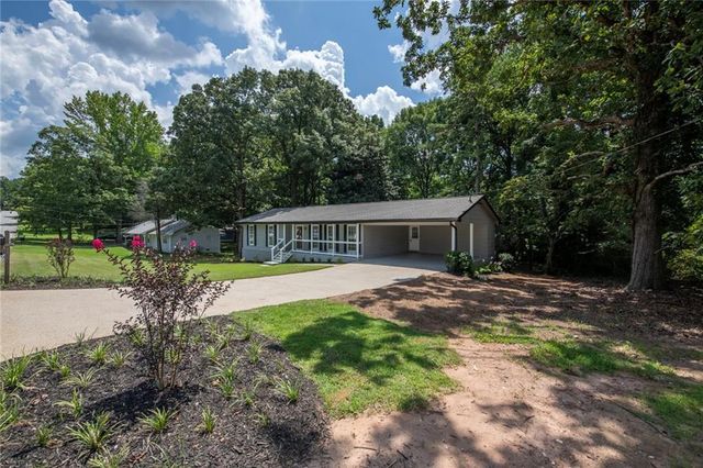 6109 Ridge Way, Douglasville, GA 30135