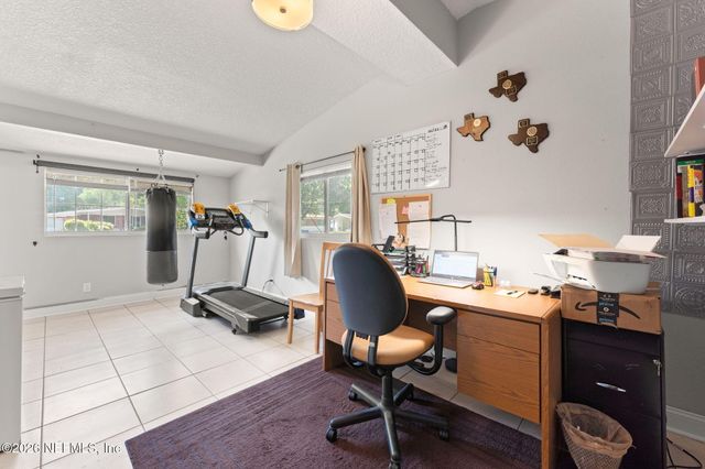 1817 BANBURY Road, Jacksonville, FL 32211