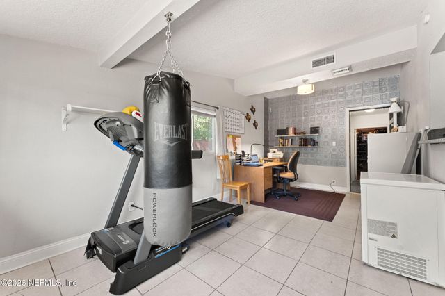 1817 BANBURY Road, Jacksonville, FL 32211