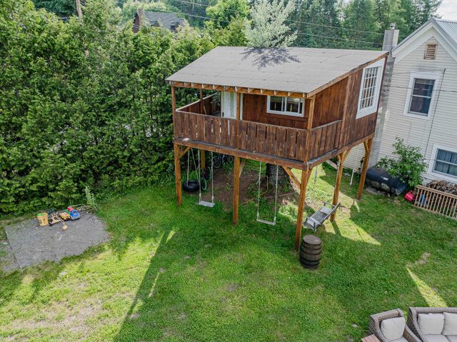 21 Bungy Road, Colebrook, NH 03576