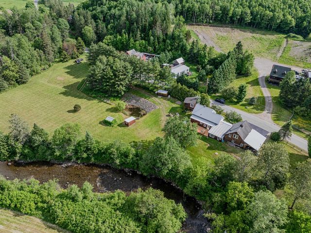 21 Bungy Road, Colebrook, NH 03576