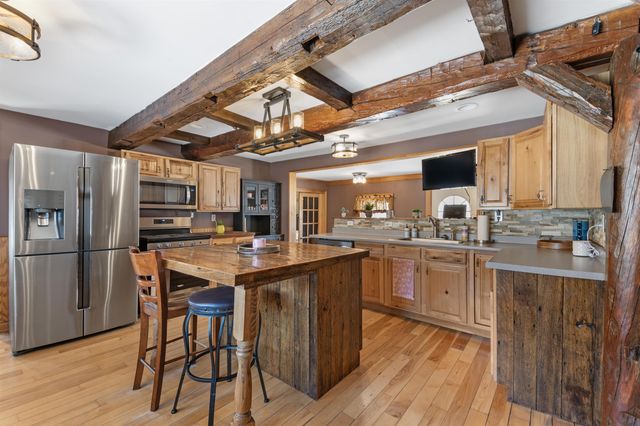 21 Bungy Road, Colebrook, NH 03576