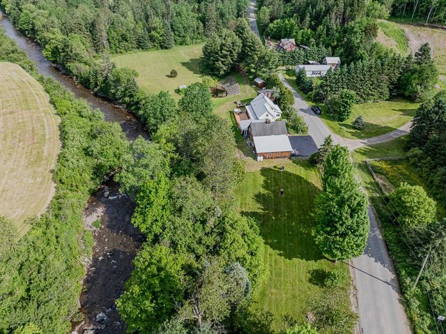 21 Bungy Road, Colebrook, NH 03576