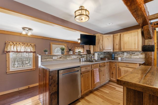 21 Bungy Road, Colebrook, NH 03576