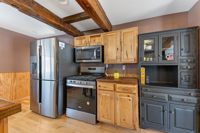 21 Bungy Road, Colebrook, NH 03576