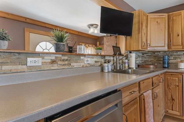 21 Bungy Road, Colebrook, NH 03576