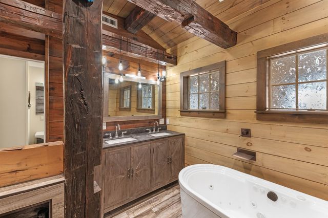 21 Bungy Road, Colebrook, NH 03576