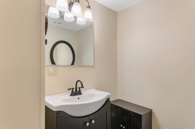 21 Bungy Road, Colebrook, NH 03576