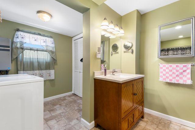 21 Bungy Road, Colebrook, NH 03576