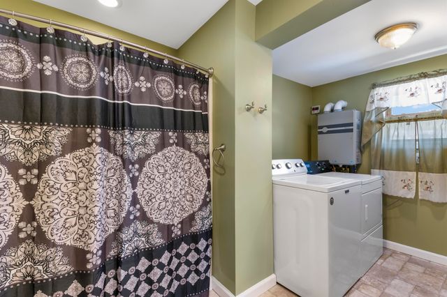 21 Bungy Road, Colebrook, NH 03576