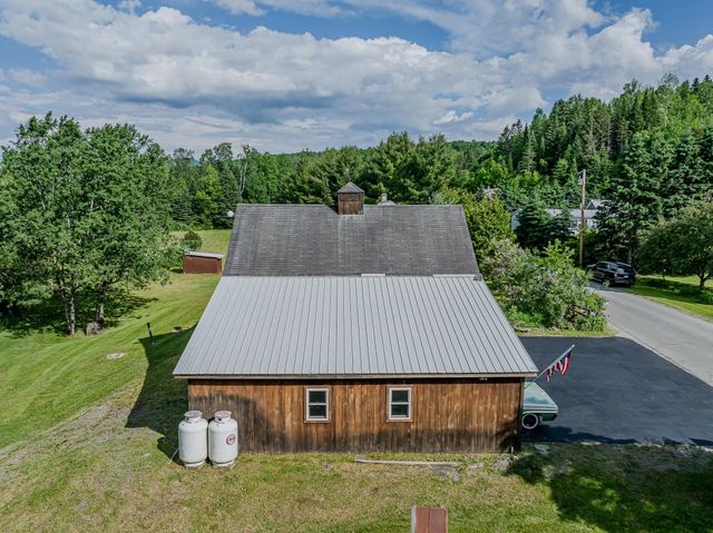 21 Bungy Road, Colebrook, NH 03576