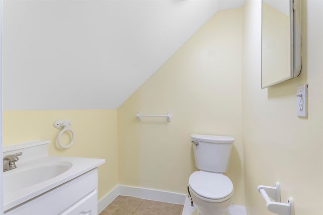 21 Bungy Road, Colebrook, NH 03576