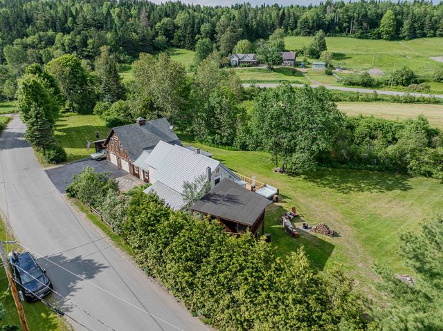 21 Bungy Road, Colebrook, NH 03576