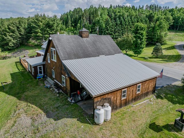 21 Bungy Road, Colebrook, NH 03576