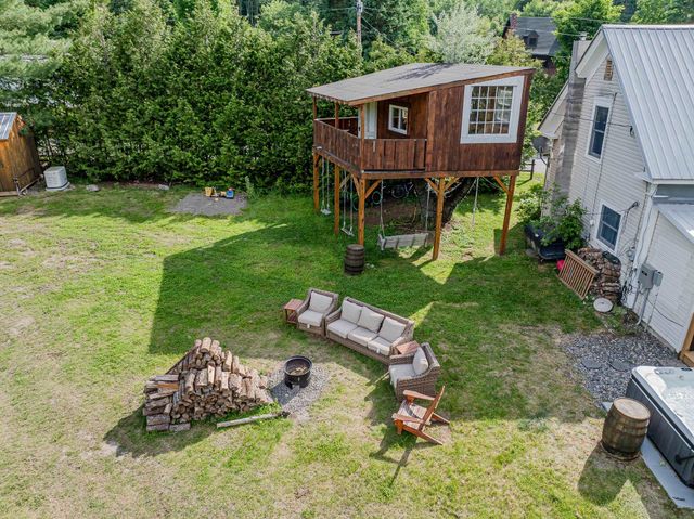 21 Bungy Road, Colebrook, NH 03576