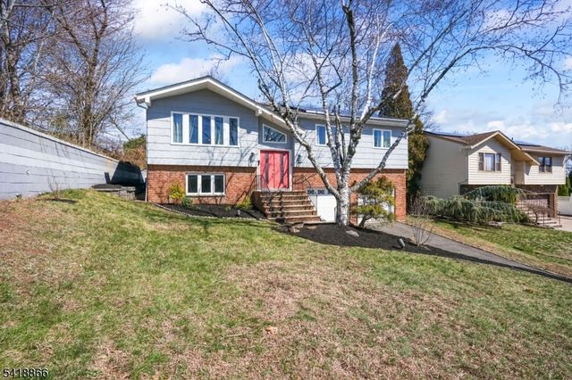 15 Wanda Ct, Clifton City, NJ 07014