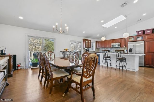 15 Wanda Ct, Clifton City, NJ 07014