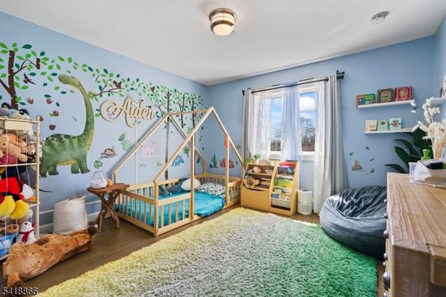 15 Wanda Ct, Clifton City, NJ 07014