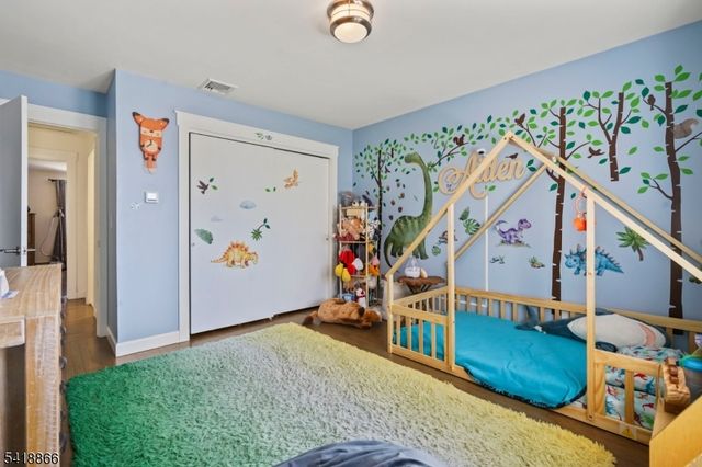 15 Wanda Ct, Clifton City, NJ 07014