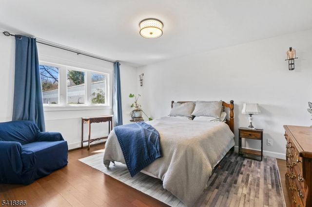 15 Wanda Ct, Clifton City, NJ 07014