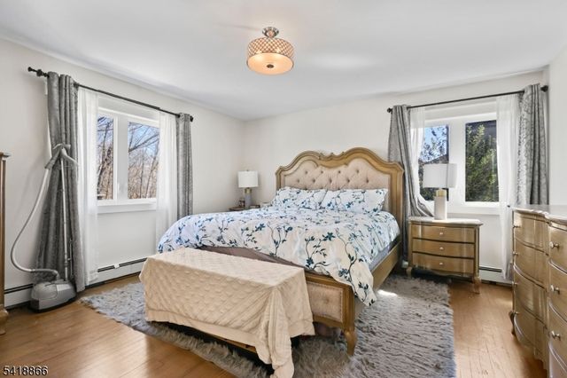 15 Wanda Ct, Clifton City, NJ 07014