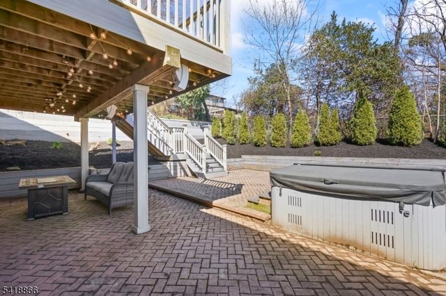 15 Wanda Ct, Clifton City, NJ 07014