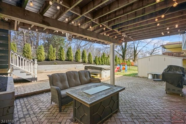 15 Wanda Ct, Clifton City, NJ 07014