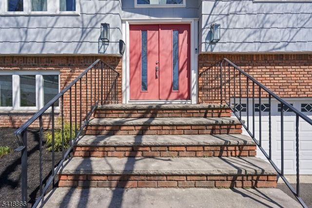 15 Wanda Ct, Clifton City, NJ 07014