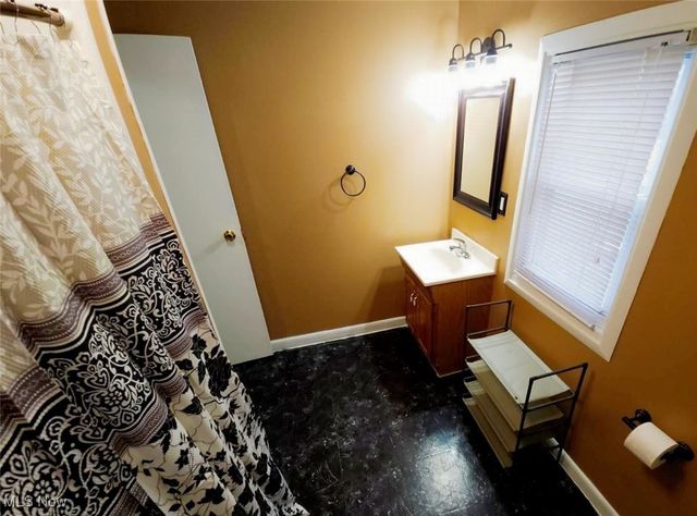 30 Medina Street, Rittman, OH 44270