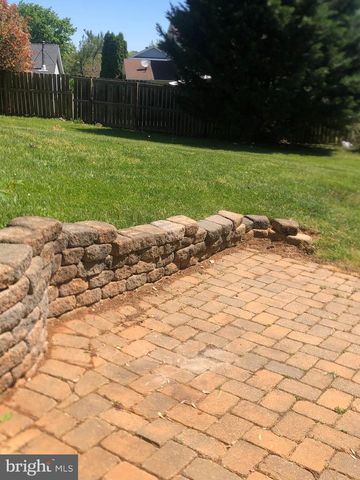 1403 SKYHAVEN CT, Herndon, VA 20170