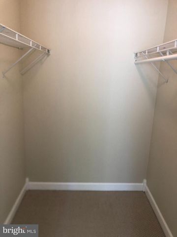 1403 SKYHAVEN CT, Herndon, VA 20170