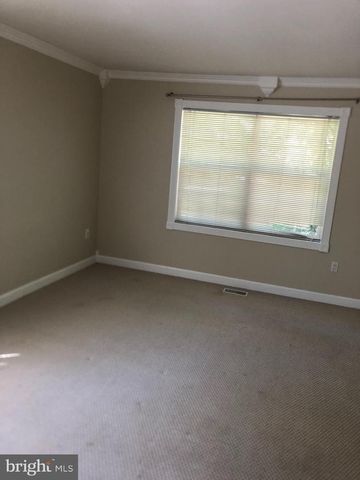 1403 SKYHAVEN CT, Herndon, VA 20170