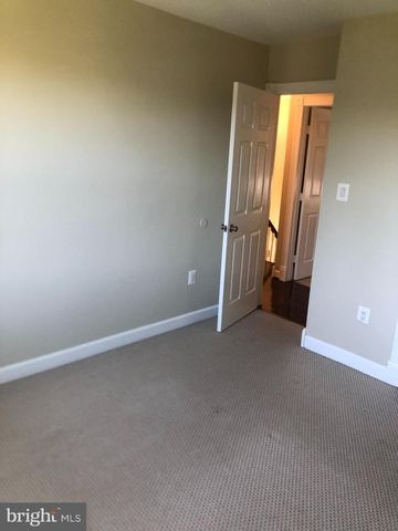 1403 SKYHAVEN CT, Herndon, VA 20170