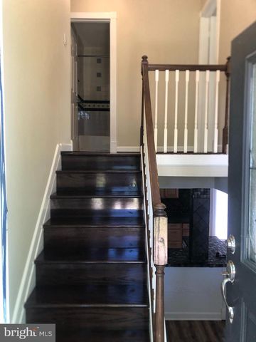 1403 SKYHAVEN CT, Herndon, VA 20170