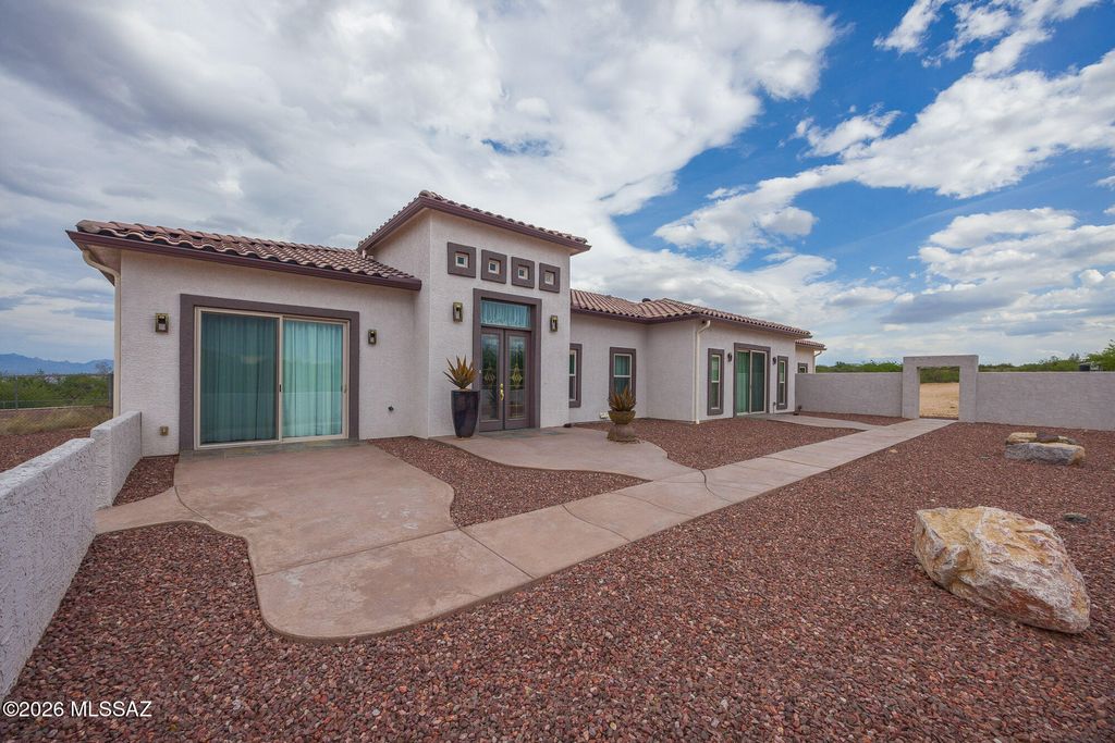 1202 W Arroyo Vista Drive, Benson, AZ 85602