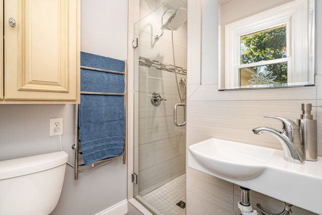 240 Green Harbor Rd, Old Hickory, TN 37138