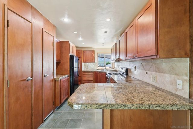 275 S Worthington St 14, Spring Valley, CA 91977